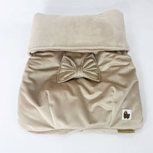 Afbeelding in Gallery-weergave laden, Maxi Cosi hoes Cabriofix i-Size (Tinca) Velvet zand luxury bamboe