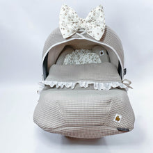 Afbeelding in Gallery-weergave laden, Maxi Cosi hoes Cabriofix i-Size (Tinca) Kato taupe neutraal bloemen