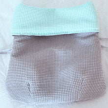 Afbeelding in Gallery-weergave laden, Dekje Lola - mintgroen - lichtgrijs - wafel - in 30 kleuren