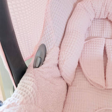 Afbeelding in Gallery-weergave laden, Maxi Cosi hoes Cabrio Bobbie lichtroze wafel badstof