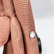 Afbeelding in Gallery-weergave laden, Maxi Cosi hoes Rock Lulu kleiroze wafel