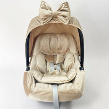 Afbeelding in Gallery-weergave laden, Maxi Cosi hoes Cabriofix i-Size (Tinca) Velvet zand luxury bamboe