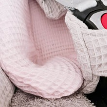 Afbeelding in Gallery-weergave laden, Maxi Cosi hoes Pebble Plus Lola grijs lichtroze wafel badstof