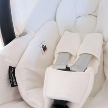 Afbeelding in Gallery-weergave laden, Maxi Cosi hoes Pebble Pro CoCo creme zand mini wafel gebreid