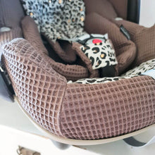 Afbeelding in Gallery-weergave laden, Maxi Cosi hoes Pebble Pro Panter donkerbruin goud animal wafel