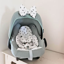 Afbeelding in Gallery-weergave laden, Maxi Cosi hoes Rock Julian oudgroen wafel veertjes zwartwit