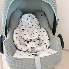 Afbeelding in Gallery-weergave laden, Maxi Cosi hoes Rock Julian oudgroen wafel veertjes zwartwit