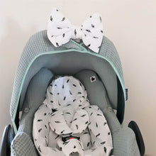 Afbeelding in Gallery-weergave laden, Maxi Cosi hoes Rock Julian oudgroen wafel veertjes zwartwit