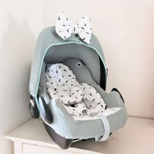 Afbeelding in Gallery-weergave laden, Maxi Cosi hoes Rock Julian oudgroen wafel veertjes zwartwit