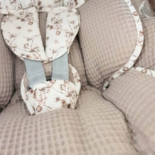Afbeelding in Gallery-weergave laden, Maxi Cosi hoes Cabriofix i-Size (Tinca) Kato taupe neutraal bloemen