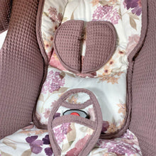 Afbeelding in Gallery-weergave laden, Maxi Cosi hoes universeel aquarel bloemen mauve