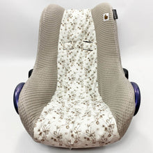 Afbeelding in Gallery-weergave laden, Maxi Cosi hoes universeel Kato taupe wafel katoenplant print