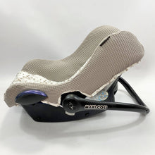 Afbeelding in Gallery-weergave laden, Maxi Cosi hoes universeel Kato taupe wafel katoenplant print