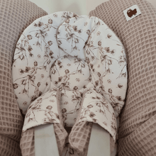 Afbeelding in Gallery-weergave laden, Maxi Cosi hoes Kato taupe neutraal bloemen nude wafel