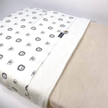 Afbeelding in Gallery-weergave laden, Hoeslaken Jungle - wit - zwart - leeuwtjes - monochrome - in 5 kleuren beschikbaar