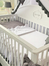 Afbeelding in Gallery-weergave laden, Laken Ruffle - wit - ruches - ruffles - poplin katoen