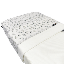 Afbeelding in Gallery-weergave laden, Hoeslaken Eucalyptus - wit - grijs - groen - poedergroen - vergrijst