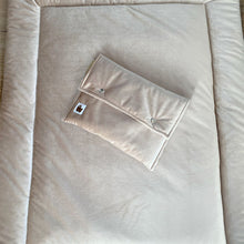 Afbeelding in Gallery-weergave laden, Luieretui Velvet - in 10 kleuren - velvet - fluweel - bamboe