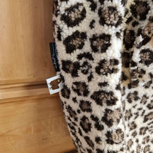 Afbeelding in Gallery-weergave laden, Mom Bag - chunky panter teddy - met strik