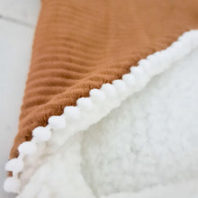 Afbeelding in Gallery-weergave laden, Omslagdoek Baby Novell - rib velours - ribfluweel - in 7 kleuren