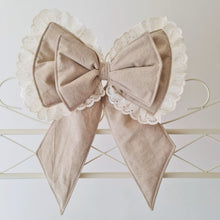 Afbeelding in Gallery-weergave laden, Sierstrik Noella - box - bed - broderie - zand - linnen -katoen -creme