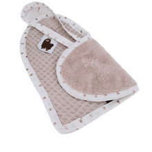 Afbeelding in Gallery-weergave laden, Speendoekje Hartje Nina - zand - goud - wafel - bamboe