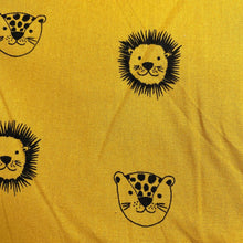 Afbeelding in Gallery-weergave laden, Hoeslaken Jungle - wit - zwart - leeuwtjes - monochrome - in 5 kleuren beschikbaar