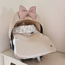 Afbeelding in Gallery-weergave laden, Voetenzak Kato - zand - oudroze - katoen plant - wafel - maxi cosi zak