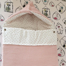 Afbeelding in Gallery-weergave laden, Maxi Cosi hoes Pebble Plus Nina - zalmroze - goud - druppel - wafel