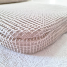 Afbeelding in Gallery-weergave laden, Voetenzak Barcelona - wafel - minky velours - bies - in 30 kleuren