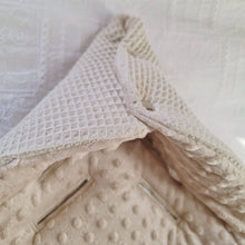 Afbeelding in Gallery-weergave laden, Voetenzak Barcelona - wafel - minky velours - bies - in 30 kleuren