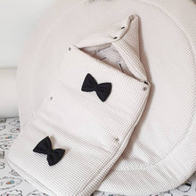 Afbeelding in Gallery-weergave laden, Voetenzak Dani - volledig wafel - strikjes - bies - in 30 kleuren