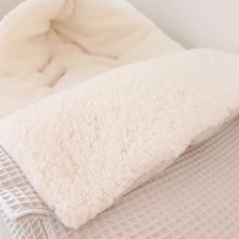 Afbeelding in Gallery-weergave laden, Voetenzak Teddy - wafel - ecru teddy - bies - in 30 kleuren