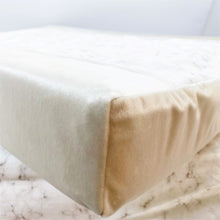 Afbeelding in Gallery-weergave laden, Waskussenhoes Niema-luxury velvet in 10 kleuren-marmer-licht beige