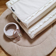 Afbeelding in Gallery-weergave laden, Waskussenhoes Noella - zand - creme - linnen - katoen - broderie