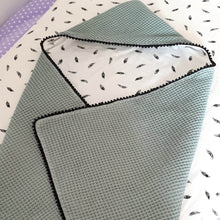Afbeelding in Gallery-weergave laden, Omslagdoek Baby - Julian - wafel - veertjes - 30 kleuren