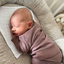 Afbeelding in Gallery-weergave laden, Babynestje Hazel in 30 kleuren wafel minky velours