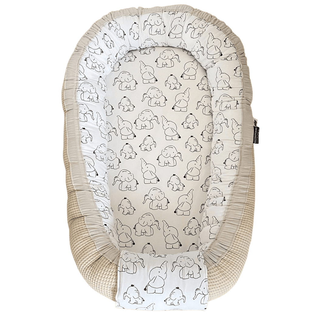 Babynestje Dombo olifantje zwartwit zand wafel monochroom neutraal