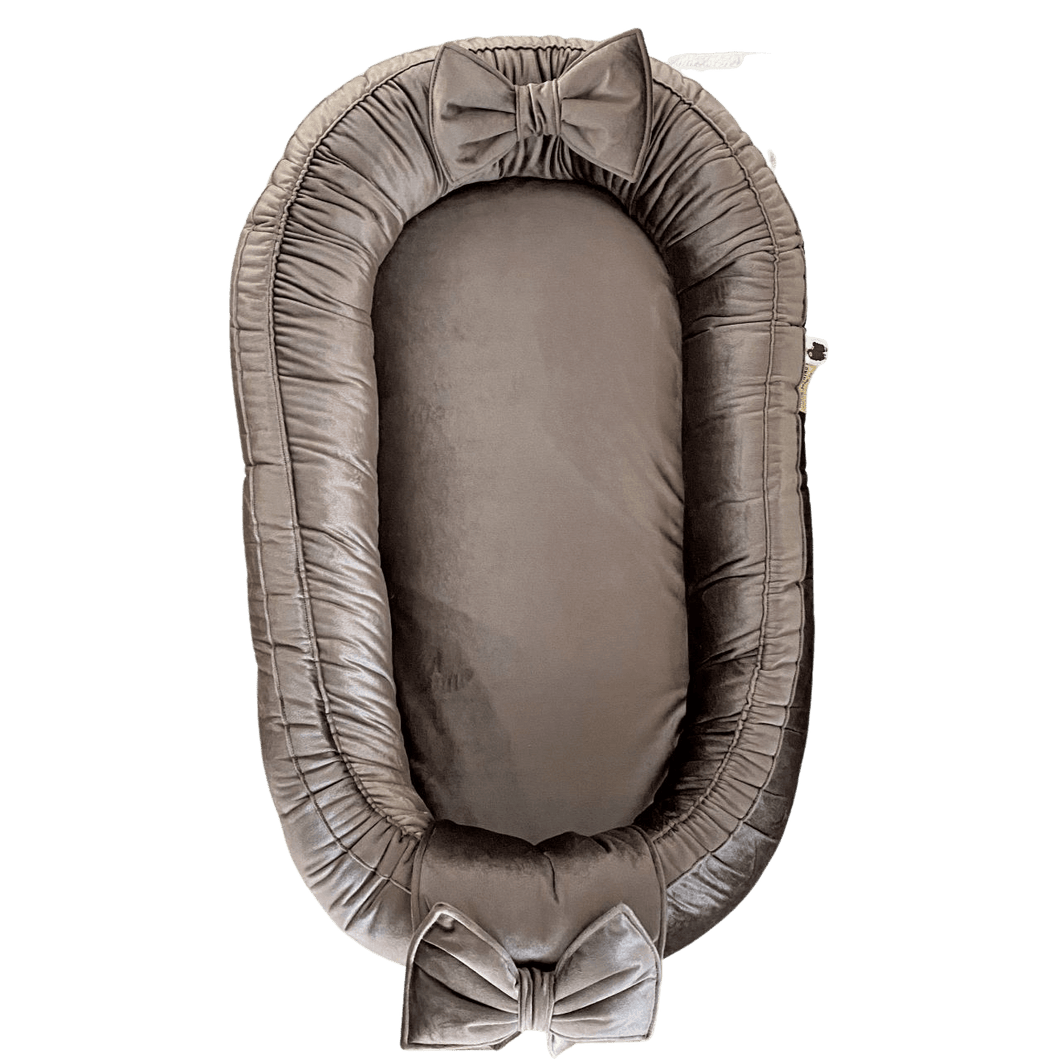 Babynestje Velvet luxury taupe bruin/grijs strik