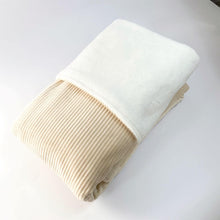 Afbeelding in Gallery-weergave laden, Babydekentje Ribvelours - ribfluweel - bamboe - lichtbeige - creme
