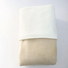 Afbeelding in Gallery-weergave laden, Babydekentje Ribvelours - ribfluweel - bamboe - lichtbeige - creme

