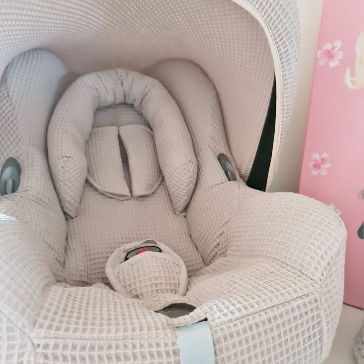 Maxi Cosi hoes Cabrio Lulu zand beige wafel – Wazzhappening by Jaeleigh Do